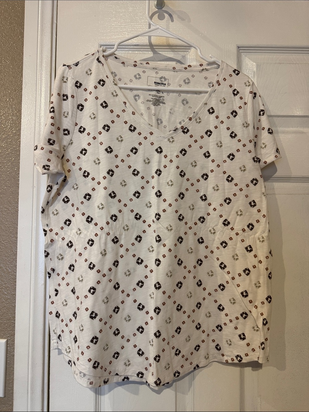 Sonoma Cream V-Neck Tee with Brown & Black Diamond Motifs